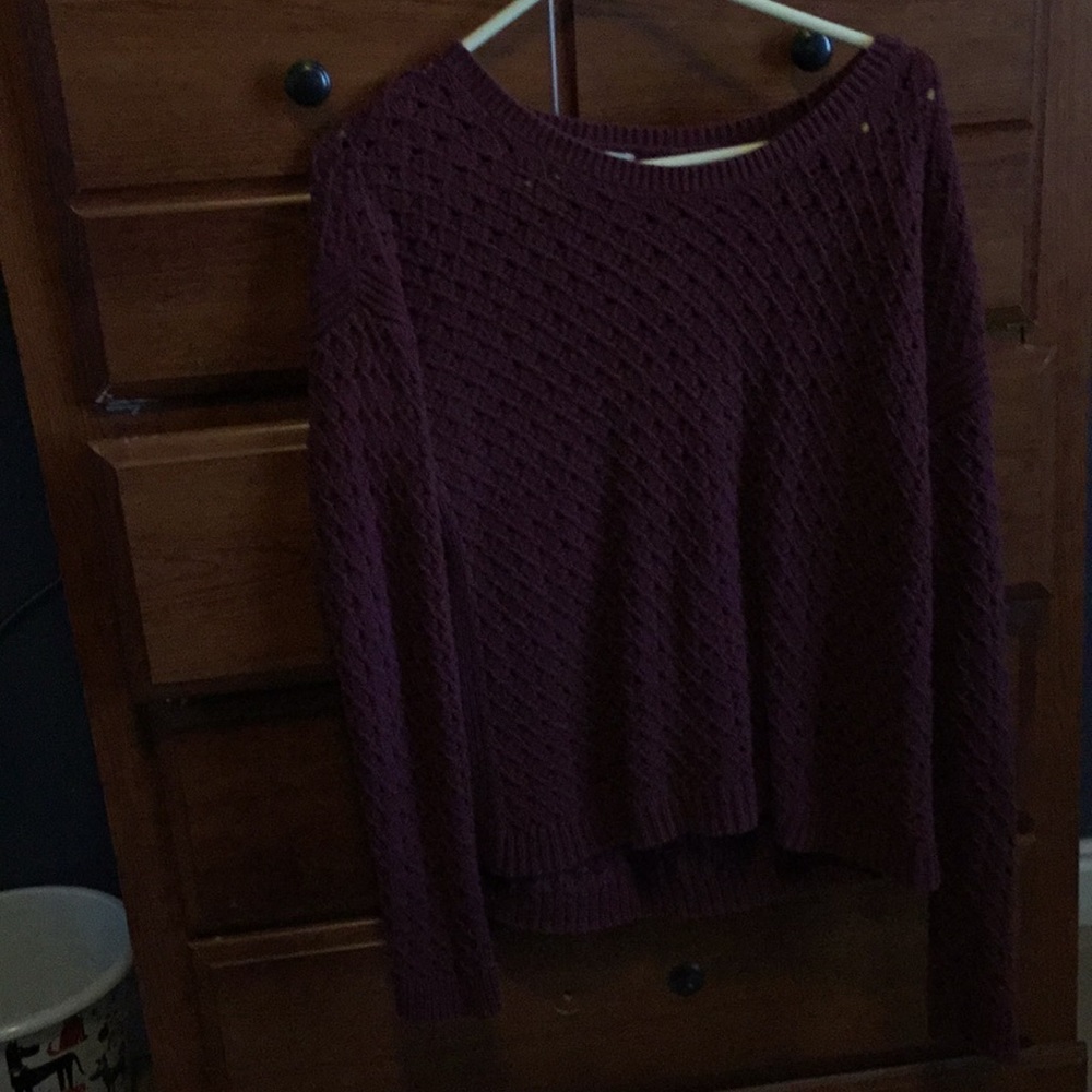 Maroon sweater